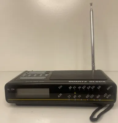 Vintage Quartz Clock Digital AM/FM Alarm Clock Radio Tested Battery • $28