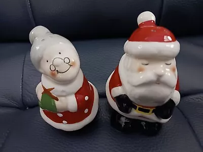 Set Of 2 Large Mr & Mrs Santa Claus Salt And Pepper Shakers. ***See Details*** • $15