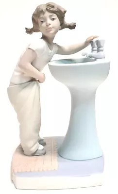 Lladro #4838 Clean Up Time Little Girl With Pigtails At Sink Matte Figurine • $59