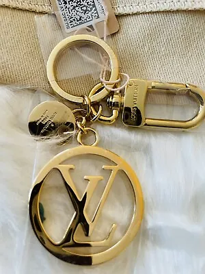$950 • Buy Louis Vuitton Charm Circle Bag Charm With Receipt M68000. Brand New.