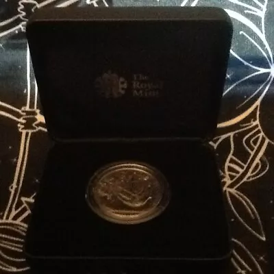 Queen Elizabeth ST George 5 Pound Coin-royal Mint Boxed • £22