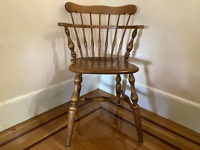  ETHAN ALLEN Baumritter Nutmeg Maple Comb Back Accent Dining Chair  • $130