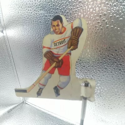 Vintage Munro Metal Table Top Hockey Player. Detroit. COMBINED SHIPPING. • $2.39