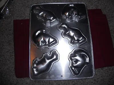 Wilton Mini Dinosaur Cake Pan Six Mold 2105-9331 Vintage 1993 • $9.99