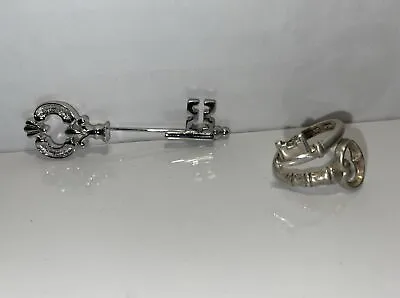 Vintage 1976 Avon Sterling Skeleton Key Ring W Bonus Avon Silver Tone Key Pin • $114.99