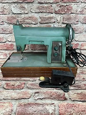 Vintage White Model E 6354 Sewing Machine #6775-12897 With Pedal • $40