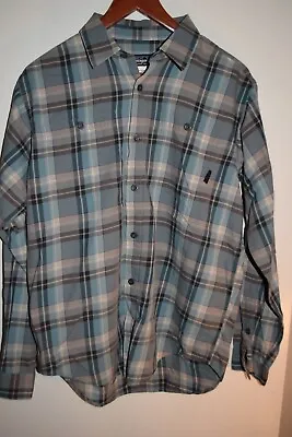 Patagonia 100% Organic Cotton Button Up Long Sleeve Shirt Men's Small • $17