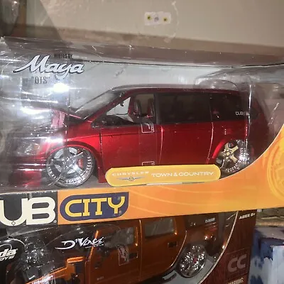 $39.99 • Buy Jada Toys Dub City 1:24 Scale Chrysler Town Countey Maya Dts Wheels Nib 53349