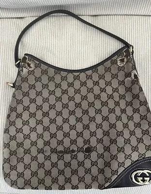 Authentic Gucci Hobo Bag Revamped!  • $40