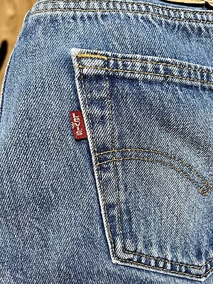 Vintage Levi 501 Jeans Button Fly 32x32 VTG Denim Made In USA 90s 501 Levi’s Y2K • $79.99