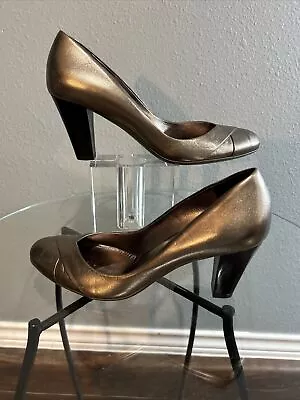 Salvatore Ferragamo Women Heel Size #7 Metallic Bronze Or Dark Bronze • $35