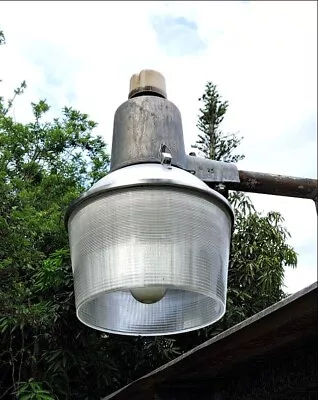 DUSK To DAWN Barn LIGHT 175W 120V Mercury Vapor Lamp VINTAGE Norelco NEW 33850 • $299.95