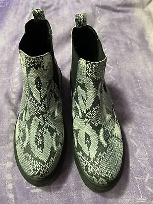 £16.50 • Buy Ladies Urban Outfitters  Platform Chelsea Boots  Snake Print  UK6  EU39  VGC 