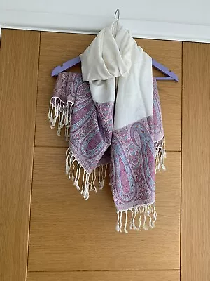 Women’s Cashmere Paisley Pattern Shawl/Wrap • £7.50