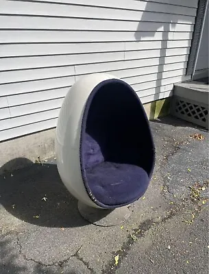 Vintage Mid Century Modern Alpha Egg Chair  Blue Accent White Egg Shell • $850