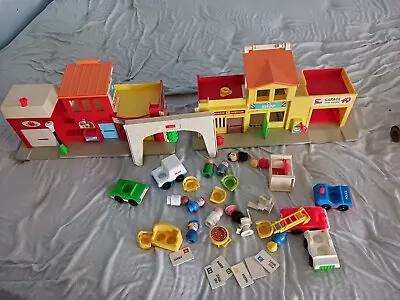 1973 Vintage Fisher Price Little People Family Village Main Street. W Letters++ • $36