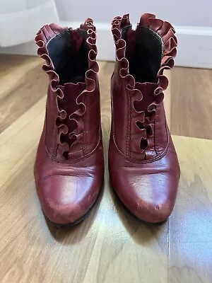 $15 • Buy Everybody Leather Booties Size 6