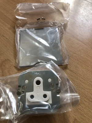 £15 • Buy 5 Amp Floor Socket