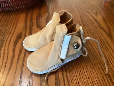 Minnetonka Soft Sole Tan Leather Toddler Youth Moccasins Size 6 With Bells • $18.50