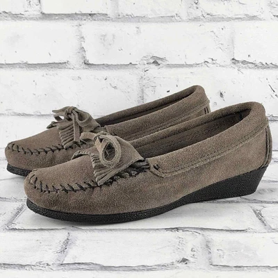 $10 • Buy Minnetonka Low Wedge Moccasins Women's Size 6 Gray Leather Kiltie Slip-on Shoes