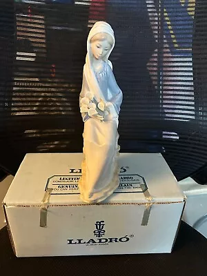 Vintage Lladro Figurine #4972 Girl With Lilies Sitting 1970s Or 1980s With Box • $100