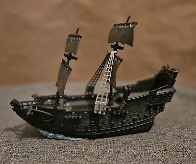 Pirates Of The Caribbean Black Pearl Toy Ship Detailed Display  • £8.99