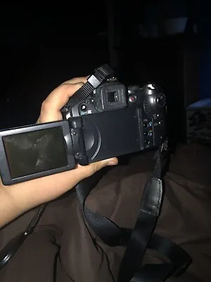 Canon PowerShot S5 8.0 MP Digital Camera - Black (Kit With 36-432mm F/2.7-3.5... • $30