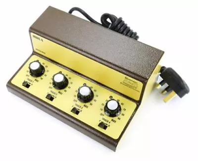 Gaugemaster Model Q Four Track Cased Controller Twin 12volt DC Controlled Output • $455.97