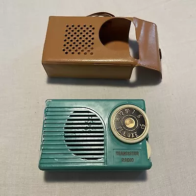 Vintage DELUXE Transistor Radio - Made In Japan • $49.99