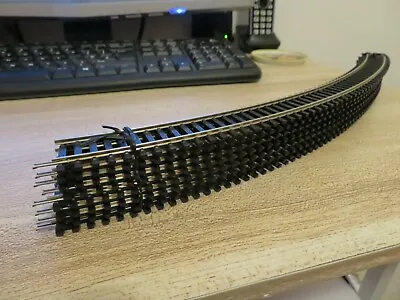 HORNBY R609 00 Gauge Nickel Silver Curved Track X8 • £18.99