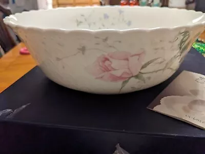 Mikasa April Rose Round Vegetable Bowl  8 7/8” Mikasa Narumi Japan A7503 • $80