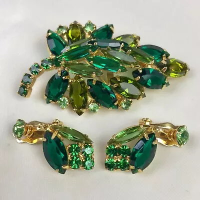 Stunning Vintage Gold Tone Green Leaf W/Stem Pin Brooch Clip Earrings • $54.99