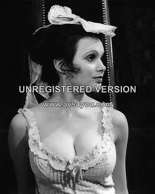 Madeline Smith Hammer Horror 10  X 8  Photograph No 83 • £4