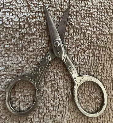 Vntg Embroidery/Sewing Scissors Silver Tone 3.5  • $7.50