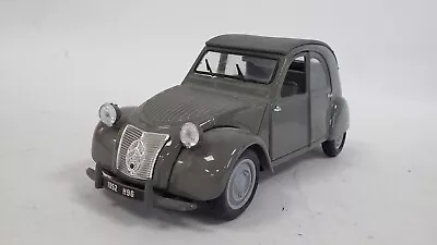 Maisto 1/18 Scale Diecast - 31834 1952 Citroen 2CV Grey Model Car - Unboxed -  • £9.99