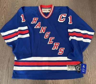 Mark Messier CCM Heroes Of Hockey Jersey - Size 50 • $90