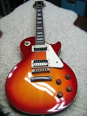 Epiphone 2010 Les Paul Traditional Pro Ltd Ed Cherry Burst W/Gibson Padded Bag • $700