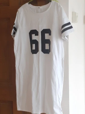 £6 • Buy Vans Of The Wall  Tee Shirt Dress/nightwear White Whith Black Logo