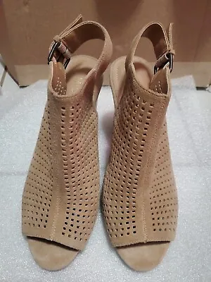 Michael Shannon Size 7.5 M Womens High Heel Open Toe Shoes • $35