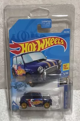 2019 Hot Wheels~ Super Treasure Hunt~Morris Mini Cooper W/ Protector • $21.99