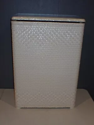 Vintage Off White Woven Wicker Laundry Basket Hamper W/ Hard Lid - Retro MCM • $39.93