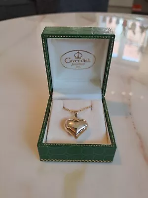 Very Pretty 9ct Gold Heart Pendant And Necklace • £69.99