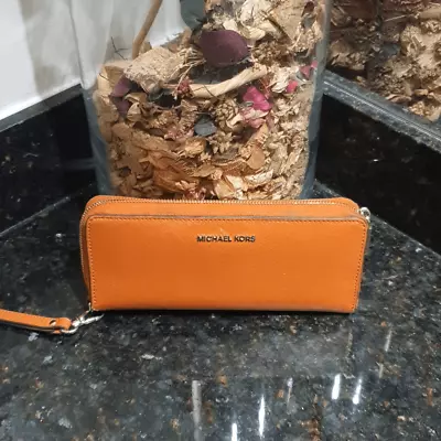 Michael Kors Wallet Orange • $50