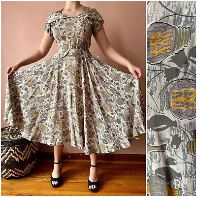 Vintage 40s Dress - Novelty Print Gray Silk - Fit & Flare Full Skirt - • $144