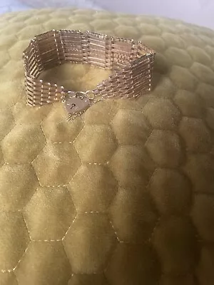 9ct Gold Vintage 8 Bar Gate Bracelet • £600