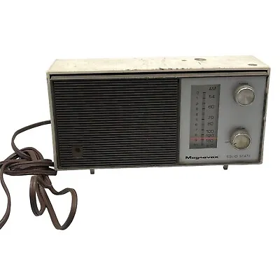 Vintage 60's Magnavox Ivory Solid State Transistor Radio R-10 Model 20R010 READ • $24