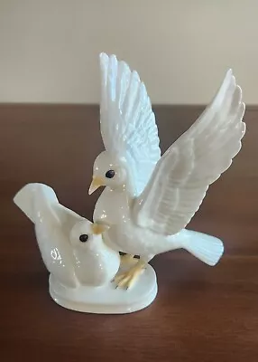 MARURI Masterpiece White Doves Statuette • $15