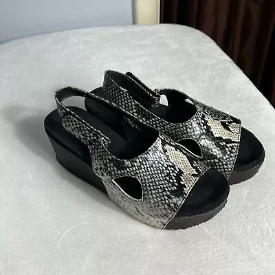 Volatile Snake Print Black & White Wedge Platform Slingback Sandals 8 • $28