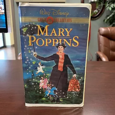 Mary Poppins (VHS 2000 Gold Collection Edition) • $15