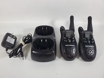 Motorola Talkabout T5000 Two Way Radio/Walkie Talkies Set Of 2/Charge Base READ • $19.99